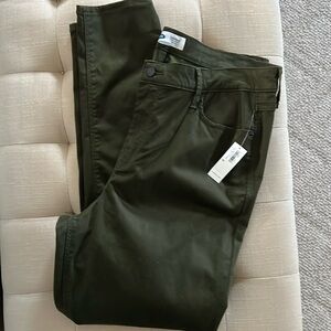 NWT Old Navy Rockstar Super Skinny High Rise in Green